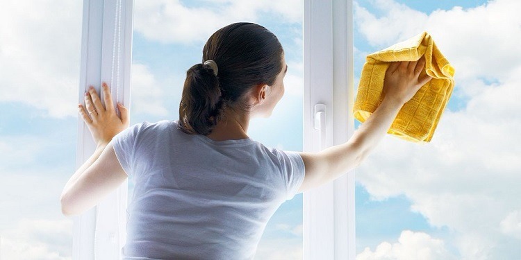 خدمة تنظيف الكيوسك والشوكيز الزجاجية